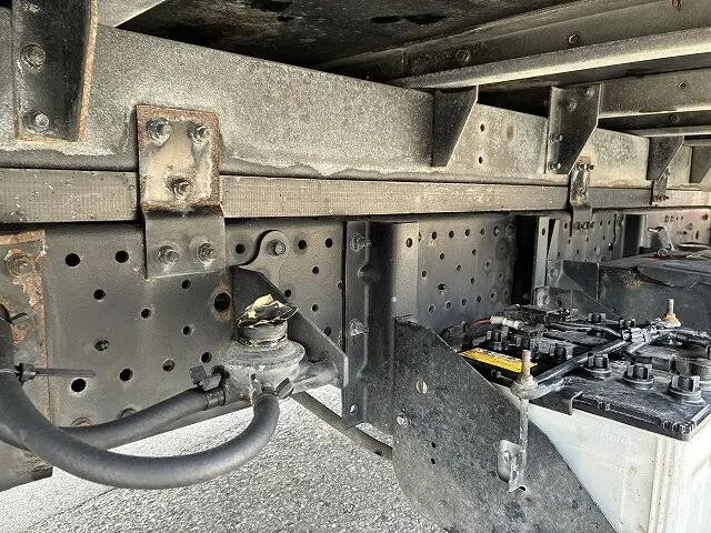 いすゞエルフアルミバン小型（2t・3t）[写真15]