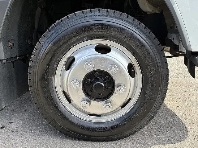 いすゞエルフアルミバン小型（2t・3t）[写真18]