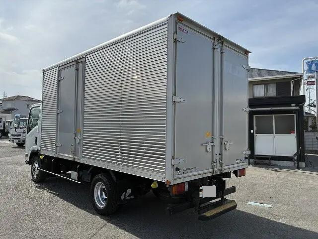 いすゞエルフアルミバン小型（2t・3t）[写真02]