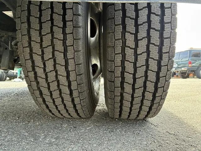 いすゞエルフアルミバン小型（2t・3t）[写真25]