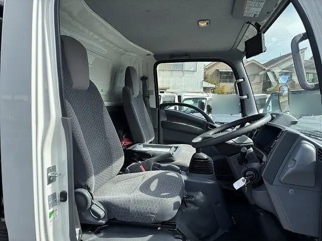 いすゞエルフアルミバン小型（2t・3t）[写真27]