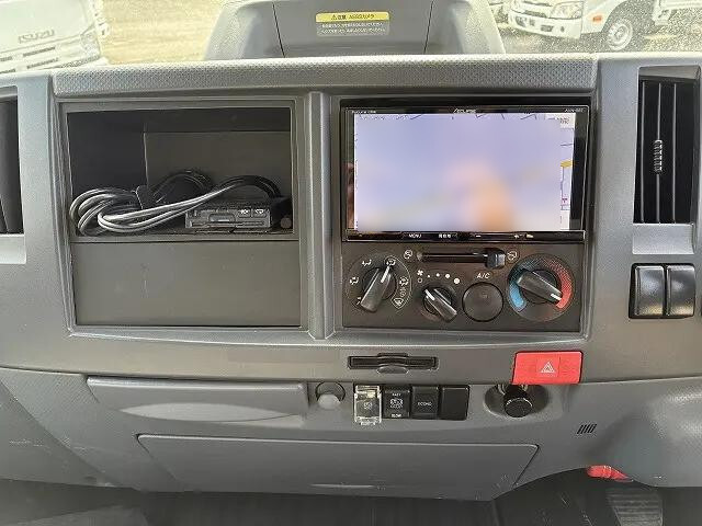 いすゞエルフアルミバン小型（2t・3t）[写真33]