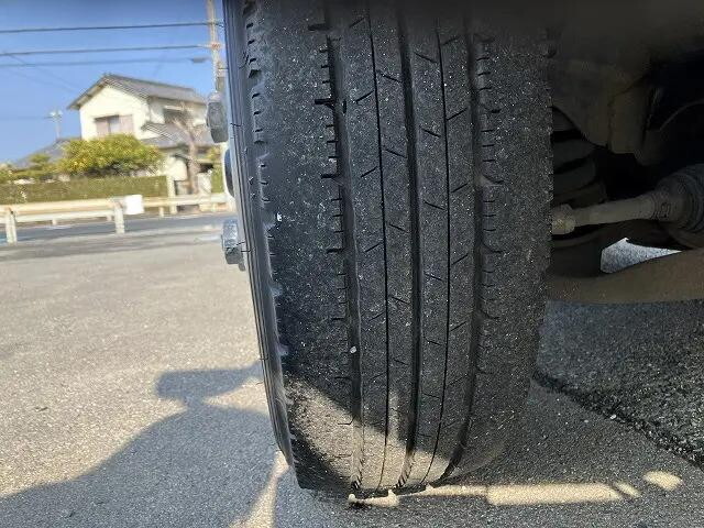 いすゞエルフ平ボディ小型（2t・3t）[写真14]