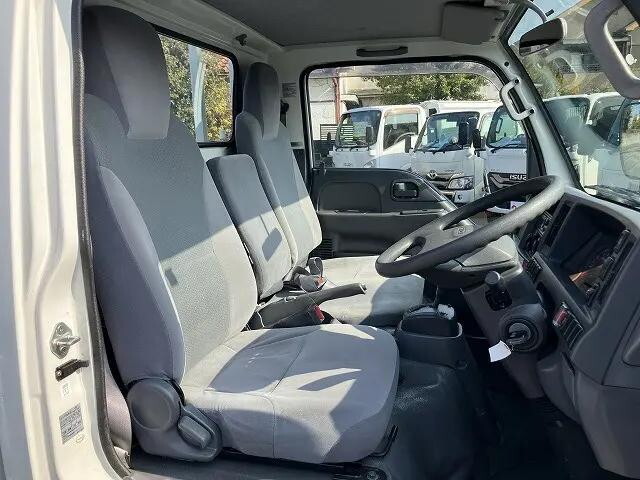 いすゞエルフ平ボディ小型（2t・3t）[写真33]