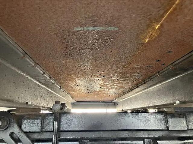 いすゞエルフ平ボディ小型（2t・3t）[写真40]