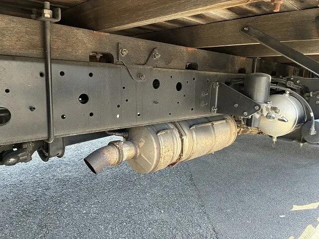 日野レンジャー平ボディ中型（4t）[写真16]