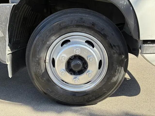 日野レンジャー平ボディ中型（4t）[写真18]