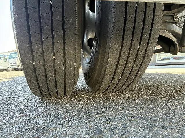 日野レンジャー平ボディ中型（4t）[写真23]