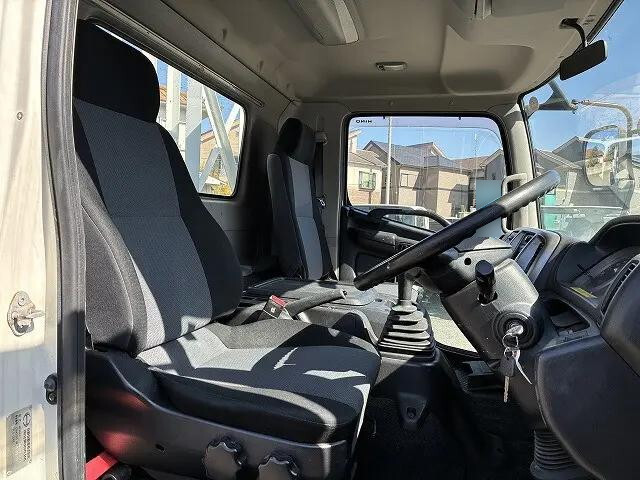 日野レンジャー平ボディ中型（4t）[写真27]