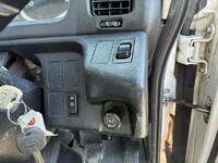 日野レンジャー平ボディ中型（4t）[写真32]