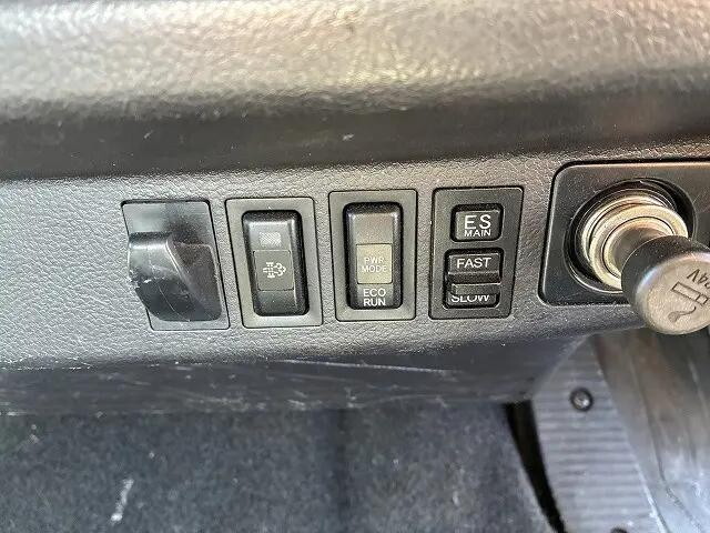 日野レンジャー平ボディ中型（4t）[写真32]