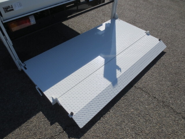 日野デュトロ平ボディ小型（2t・3t）[写真10]