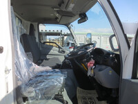 日野デュトロ平ボディ小型（2t・3t）[写真13]