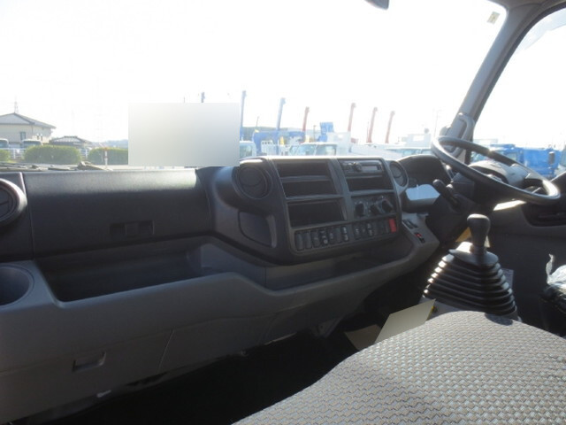 日野デュトロ平ボディ小型（2t・3t）[写真13]