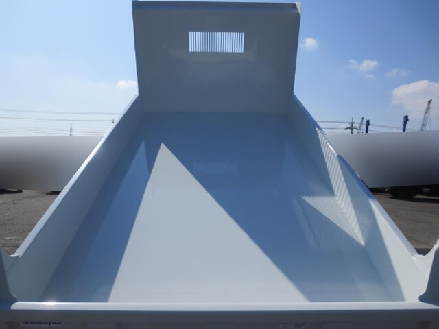 三菱ふそうファイターダンプ中型（4t）[写真09]