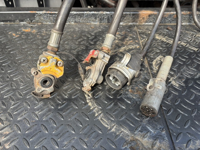 いすゞギガトレーラーヘッド（トラクターヘッド）大型（10t）[写真15]