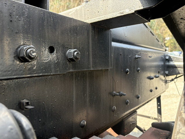 いすゞギガトレーラーヘッド（トラクターヘッド）大型（10t）[写真17]