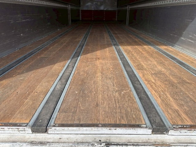 日野プロフィアアルミウイング大型（10t）[写真10]