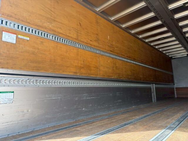 日野プロフィアアルミウイング大型（10t）[写真12]