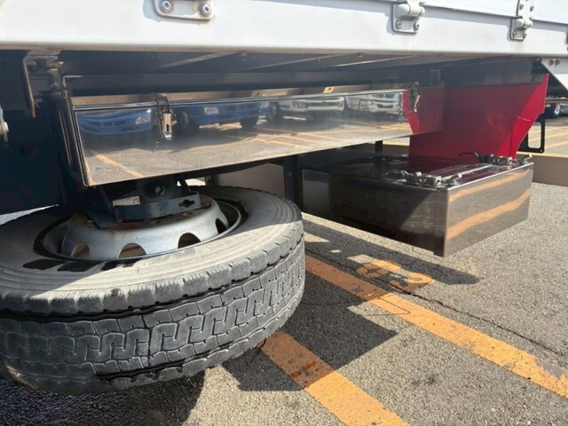 日野プロフィアアルミウイング大型（10t）[写真19]