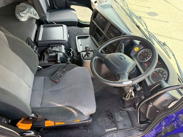 日野プロフィアアルミウイング大型（10t）[写真32]