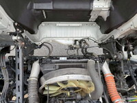 UDトラックスクオントレーラーヘッド（トラクターヘッド）大型（10t）[写真18]