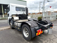 UDトラックスクオントレーラーヘッド（トラクターヘッド）大型（10t）[写真02]