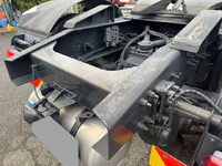 UDトラックスクオントレーラーヘッド（トラクターヘッド）大型（10t）[写真09]