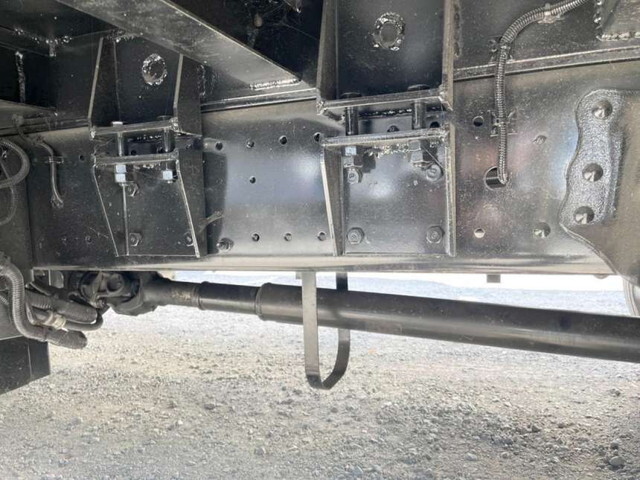 日野レンジャーセルフクレーン4段増トン（6t・8t）[写真17]