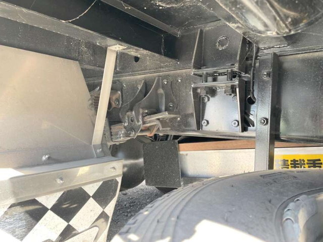 日野レンジャーセルフクレーン4段増トン（6t・8t）[写真18]