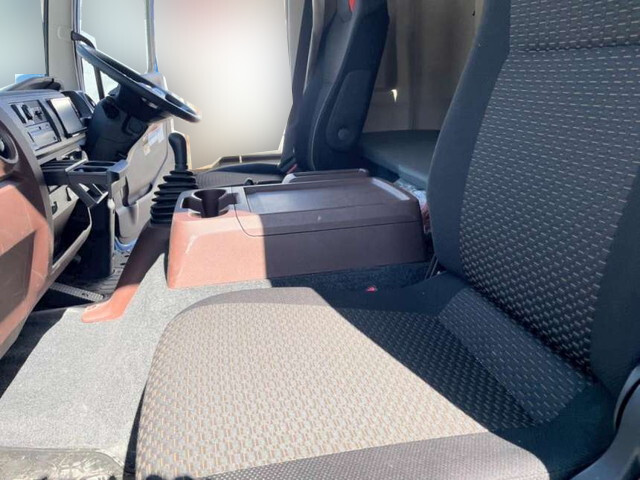 日野レンジャーセルフクレーン4段増トン（6t・8t）[写真29]