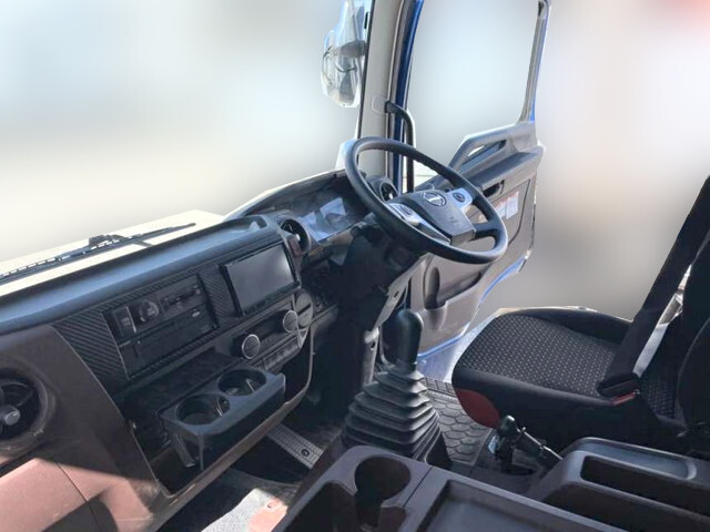 日野レンジャーセルフクレーン4段増トン（6t・8t）[写真31]