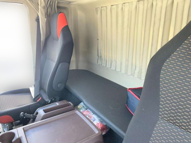 日野レンジャーセルフクレーン4段増トン（6t・8t）[写真34]