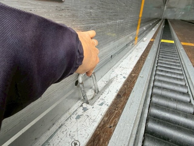 UDトラックスクオンアルミウイング大型（10t）[写真16]