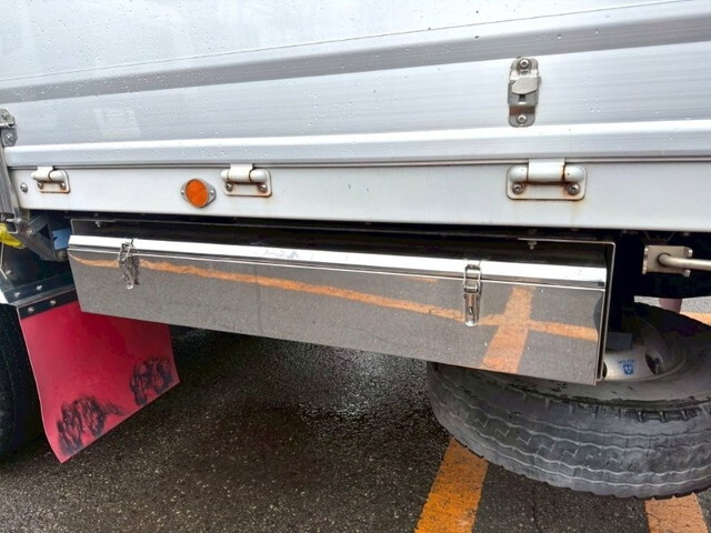 UDトラックスクオンアルミウイング大型（10t）[写真21]