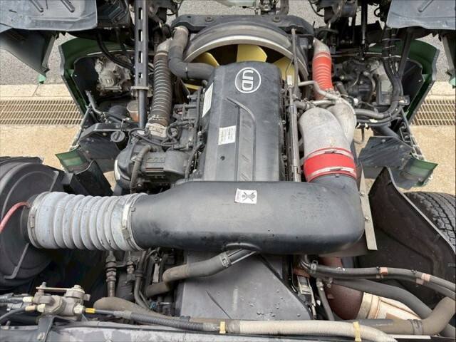 UDトラックスクオンアルミウイング大型（10t）[写真28]