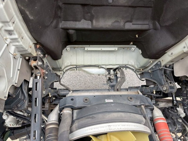 UDトラックスクオンアルミウイング大型（10t）[写真29]