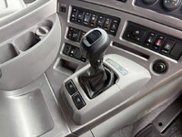 UDトラックスクオンアルミウイング大型（10t）[写真33]