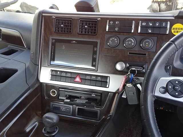 三菱ふそうスーパーグレートトレーラーヘッド（トラクターヘッド）大型（10t）[写真37]