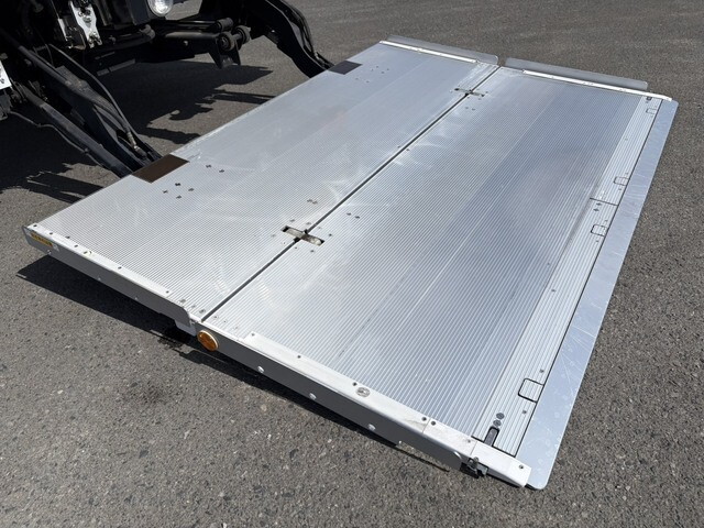 日野レンジャー冷凍車（冷蔵車）中型（4t）[写真10]