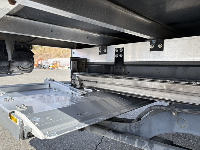 日野レンジャー冷凍車（冷蔵車）中型（4t）[写真19]