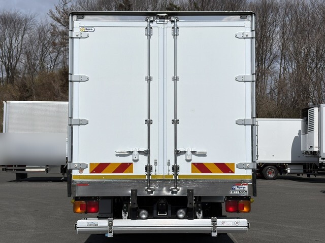 日野レンジャー冷凍車（冷蔵車）中型（4t）[写真06]