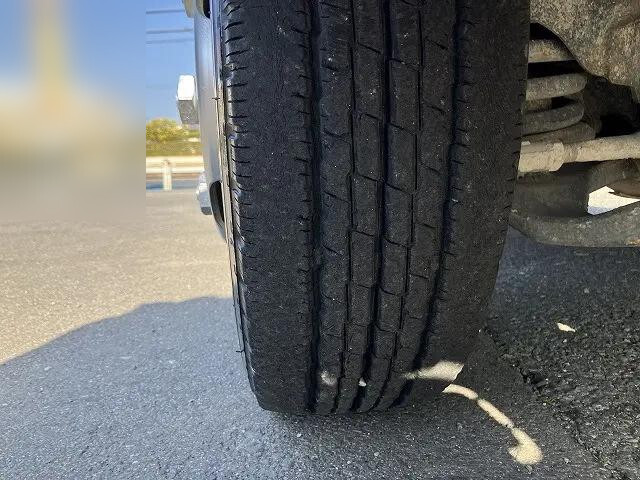 いすゞエルフ平ボディ小型（2t・3t）[写真29]