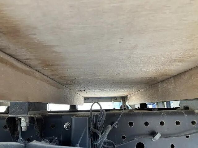 いすゞエルフ平ボディ小型（2t・3t）[写真38]