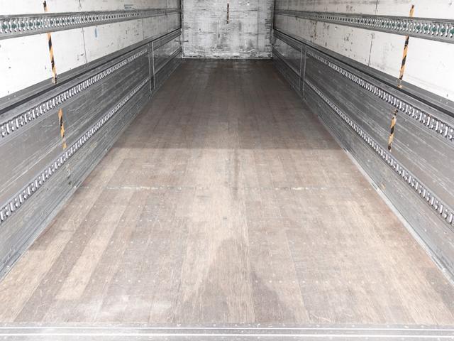 UDトラックスクオンアルミウイング大型（10t）[写真15]