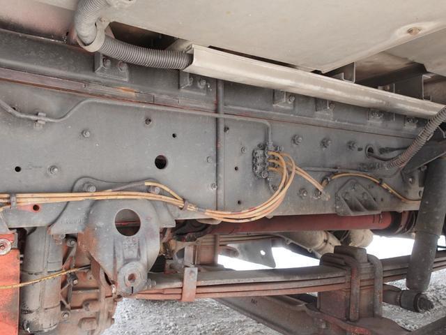 UDトラックスクオンアルミウイング大型（10t）[写真22]