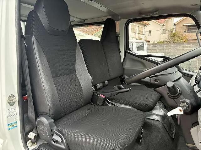 三菱ふそうキャンターダブルキャブ（Wキャブ）小型（2t・3t）[写真30]