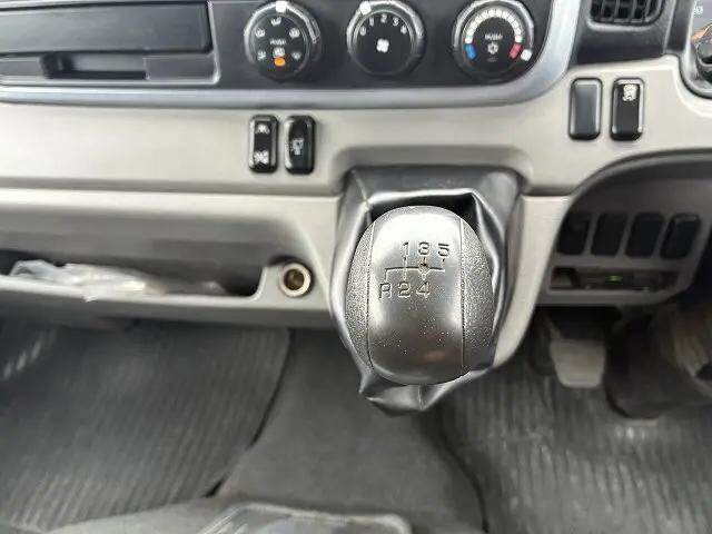 三菱ふそうキャンターダブルキャブ（Wキャブ）小型（2t・3t）[写真40]