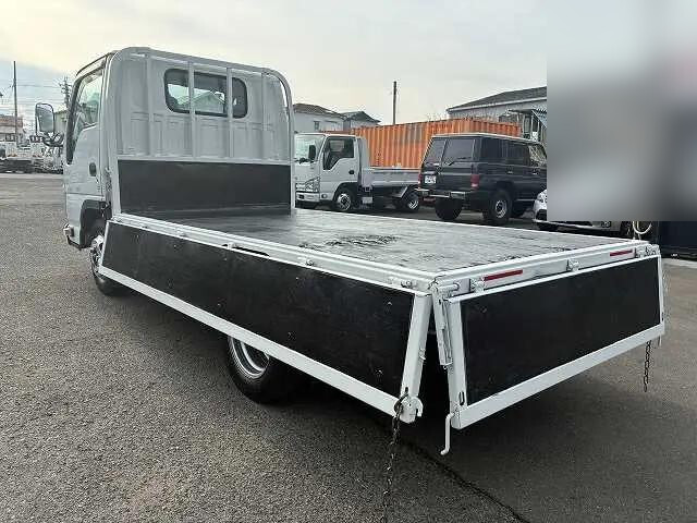 いすゞエルフ平ボディ小型（2t・3t）[写真11]