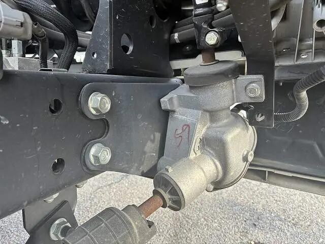 いすゞエルフ平ボディ小型（2t・3t）[写真14]